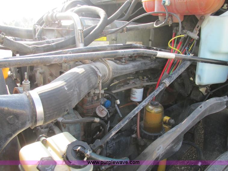 image for item AW9898 2005 Freightliner Columbia Heritage Edition semi truck