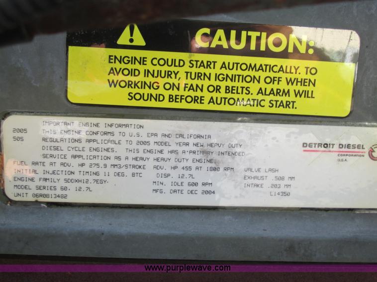 image for item AW9898 2005 Freightliner Columbia Heritage Edition semi truck