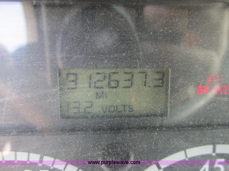 image for item AW9898 2005 Freightliner Columbia Heritage Edition semi truck