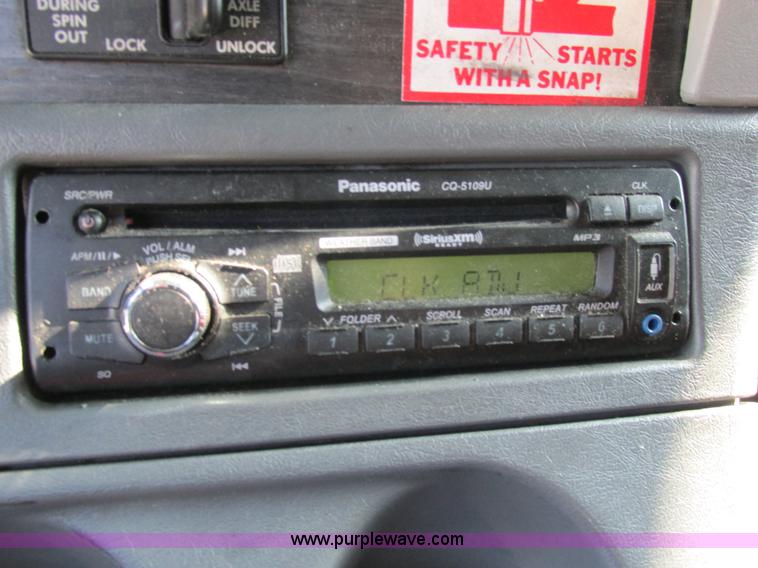 image for item AW9898 2005 Freightliner Columbia Heritage Edition semi truck