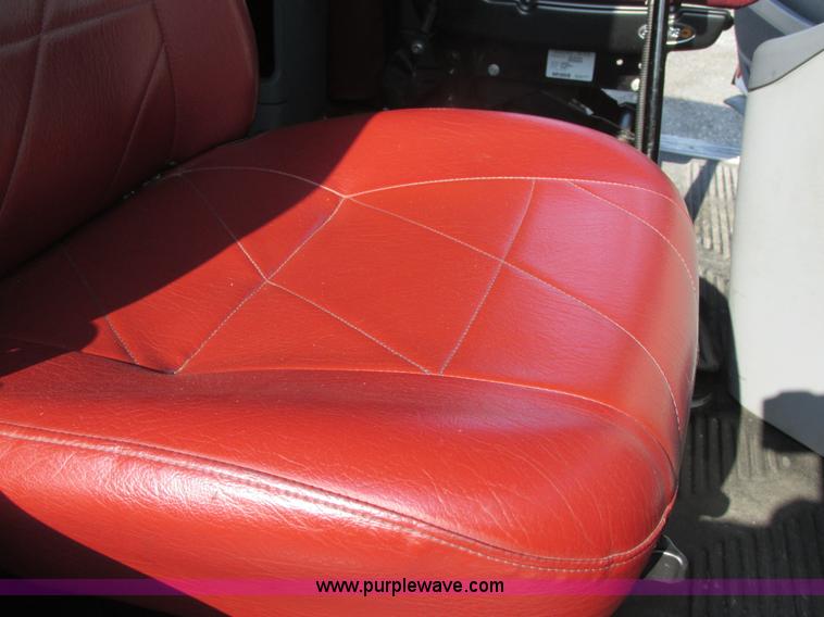 image for item AW9898 2005 Freightliner Columbia Heritage Edition semi truck