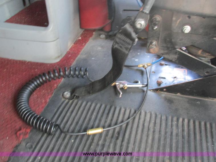 image for item AW9898 2005 Freightliner Columbia Heritage Edition semi truck