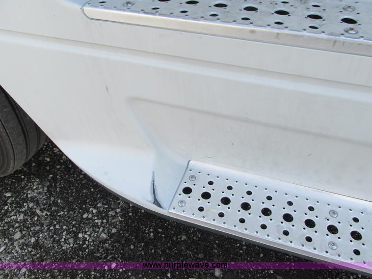 image for item AW9898 2005 Freightliner Columbia Heritage Edition semi truck