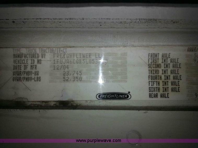 image for item AW9898 2005 Freightliner Columbia Heritage Edition semi truck