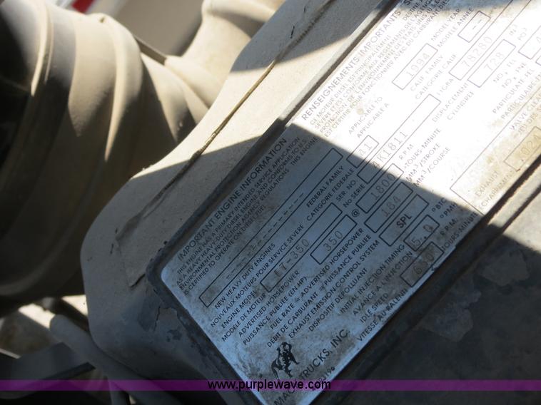 image for item B4939 1994 Mack CH613 semi truck