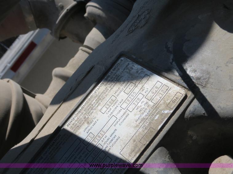 image for item B4939 1994 Mack CH613 semi truck