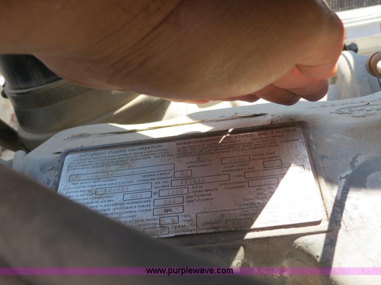 image for item B4939 1994 Mack CH613 semi truck