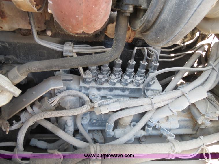 image for item B4939 1994 Mack CH613 semi truck