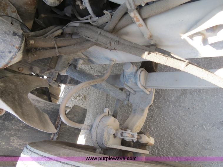 image for item B4939 1994 Mack CH613 semi truck