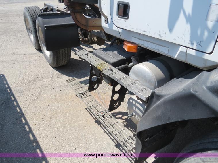 image for item B4939 1994 Mack CH613 semi truck