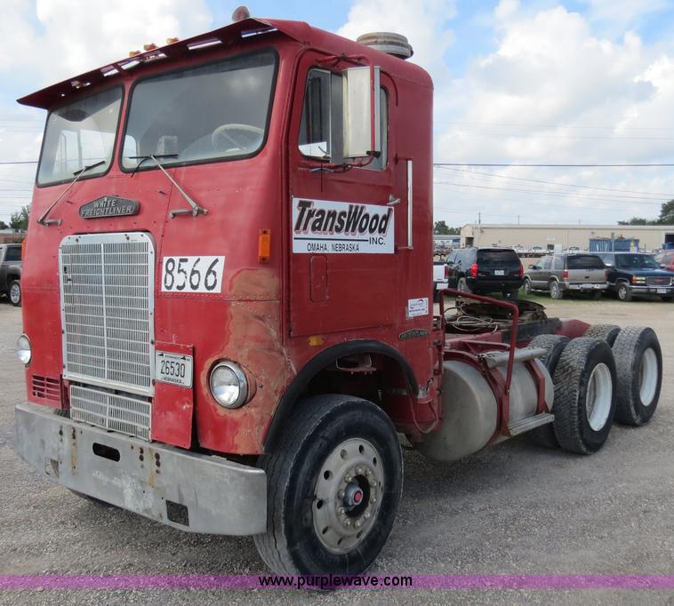 image for item B4940 1973 Freightliner WFT6364T semi truck