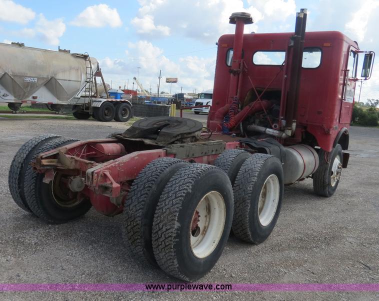 image for item B4940 1973 Freightliner WFT6364T semi truck