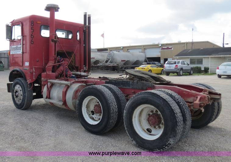 image for item B4940 1973 Freightliner WFT6364T semi truck