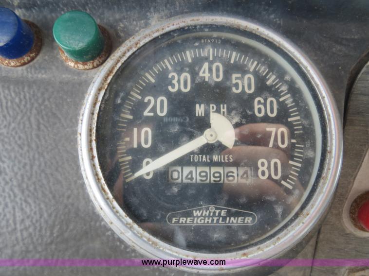 image for item B4940 1973 Freightliner WFT6364T semi truck