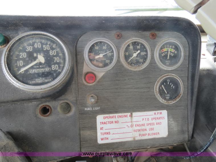 image for item B4940 1973 Freightliner WFT6364T semi truck