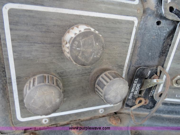 image for item B4940 1973 Freightliner WFT6364T semi truck