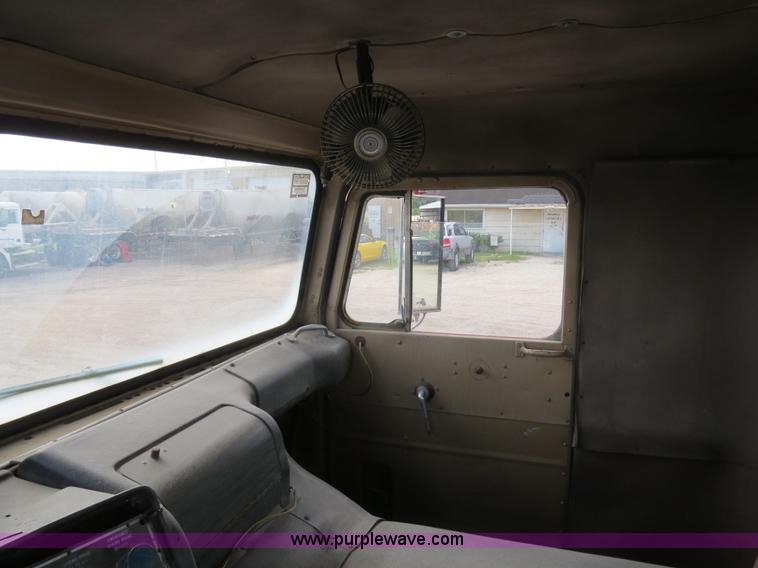 image for item B4940 1973 Freightliner WFT6364T semi truck