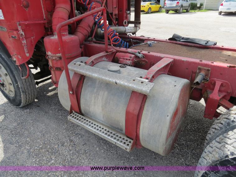 image for item B4940 1973 Freightliner WFT6364T semi truck