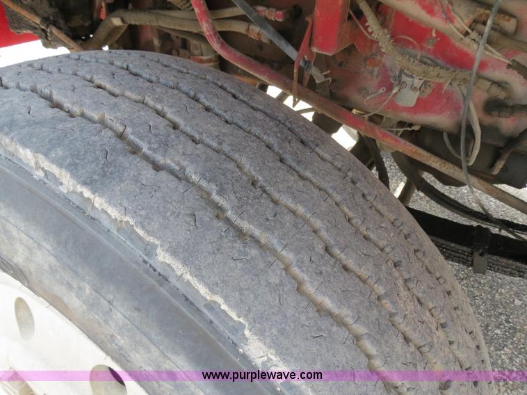 image for item B4940 1973 Freightliner WFT6364T semi truck