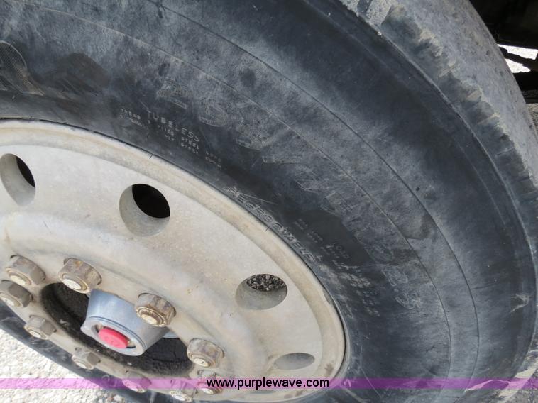 image for item B4940 1973 Freightliner WFT6364T semi truck