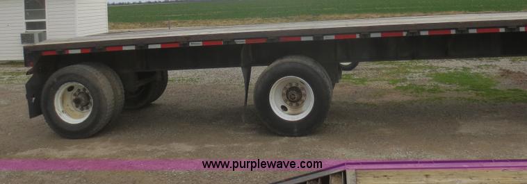 image for item F8220 1992 Great Dane 7811F-7-1-48 flatbed trailer