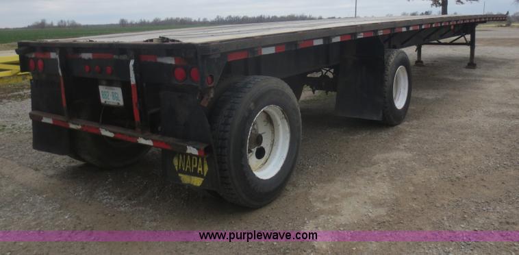 image for item F8220 1992 Great Dane 7811F-7-1-48 flatbed trailer