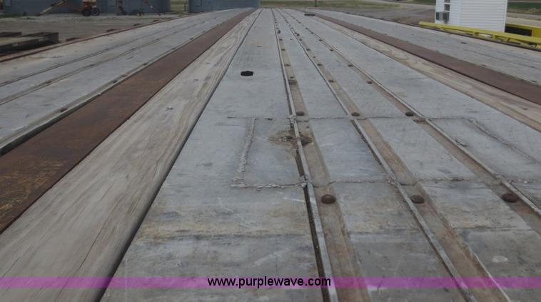 image for item F8220 1992 Great Dane 7811F-7-1-48 flatbed trailer