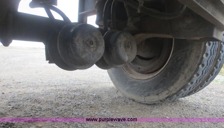 image for item F8220 1992 Great Dane 7811F-7-1-48 flatbed trailer