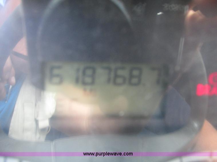 image for item G9985 2005 Freightliner Columbia Heritage edition semi truck