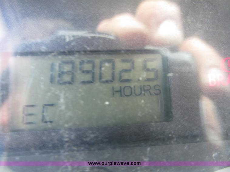 image for item G9985 2005 Freightliner Columbia Heritage edition semi truck