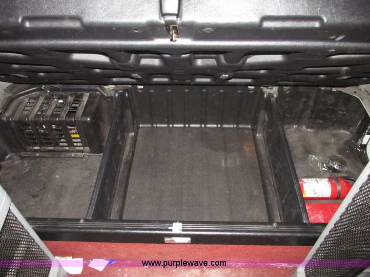 image for item G9985 2005 Freightliner Columbia Heritage edition semi truck