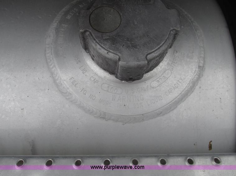 image for item G9985 2005 Freightliner Columbia Heritage edition semi truck