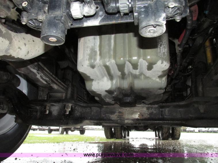 image for item G9985 2005 Freightliner Columbia Heritage edition semi truck