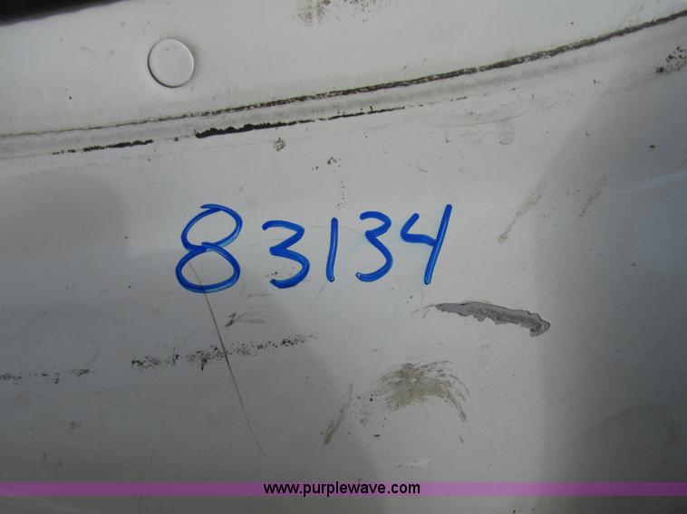 image for item G9985 2005 Freightliner Columbia Heritage edition semi truck