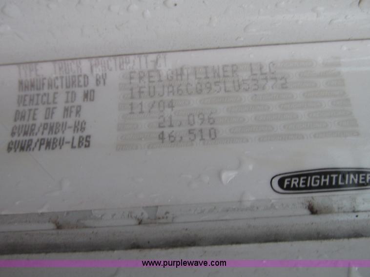 image for item G9985 2005 Freightliner Columbia Heritage edition semi truck