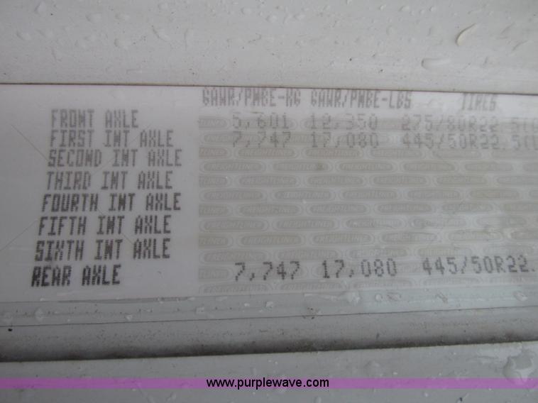 image for item G9985 2005 Freightliner Columbia Heritage edition semi truck