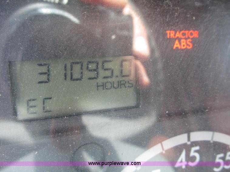 image for item G9986 2005 Freightliner Columbia Heritage edition semi truck