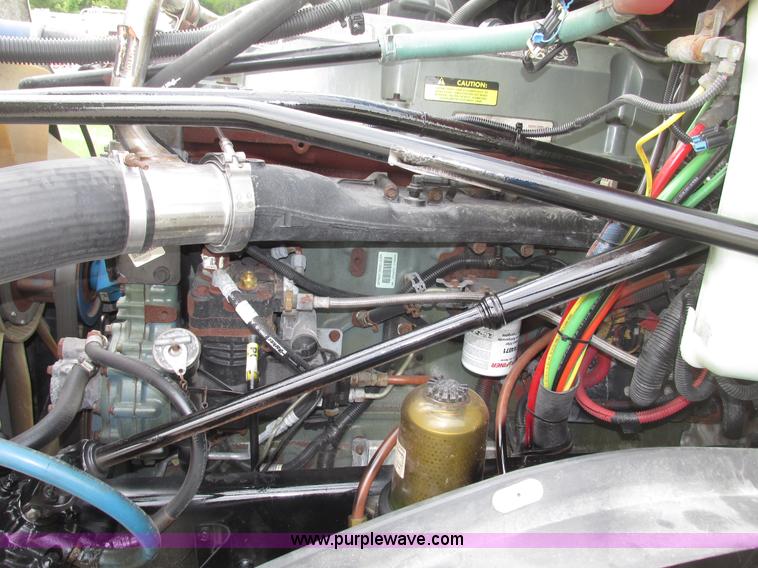 image for item G9986 2005 Freightliner Columbia Heritage edition semi truck