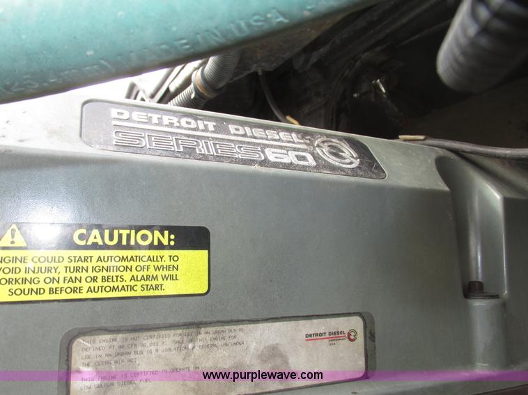 image for item G9986 2005 Freightliner Columbia Heritage edition semi truck