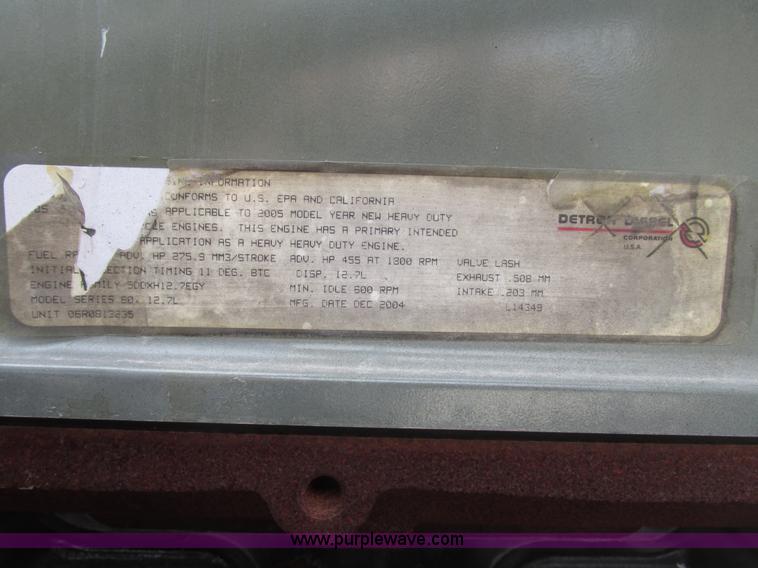 image for item G9986 2005 Freightliner Columbia Heritage edition semi truck