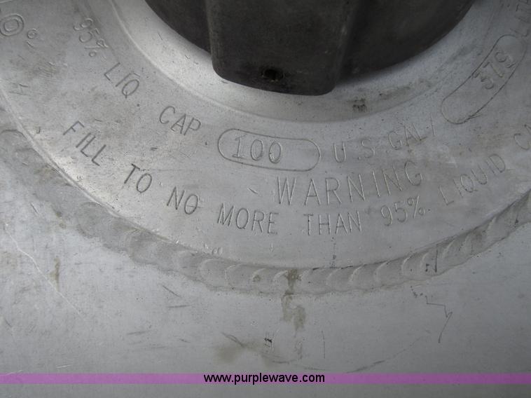 image for item G9986 2005 Freightliner Columbia Heritage edition semi truck