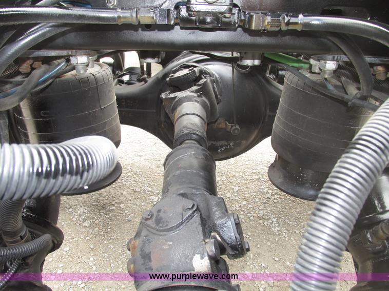 image for item G9986 2005 Freightliner Columbia Heritage edition semi truck