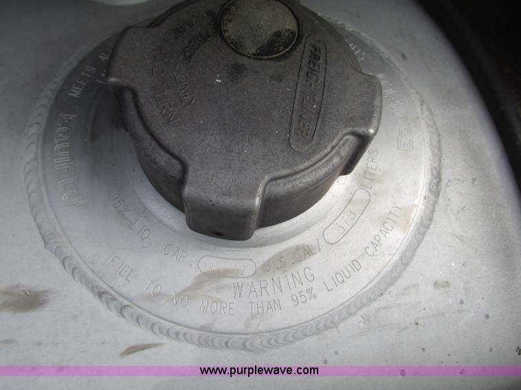 image for item G9986 2005 Freightliner Columbia Heritage edition semi truck