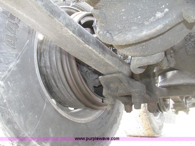 image for item G9986 2005 Freightliner Columbia Heritage edition semi truck