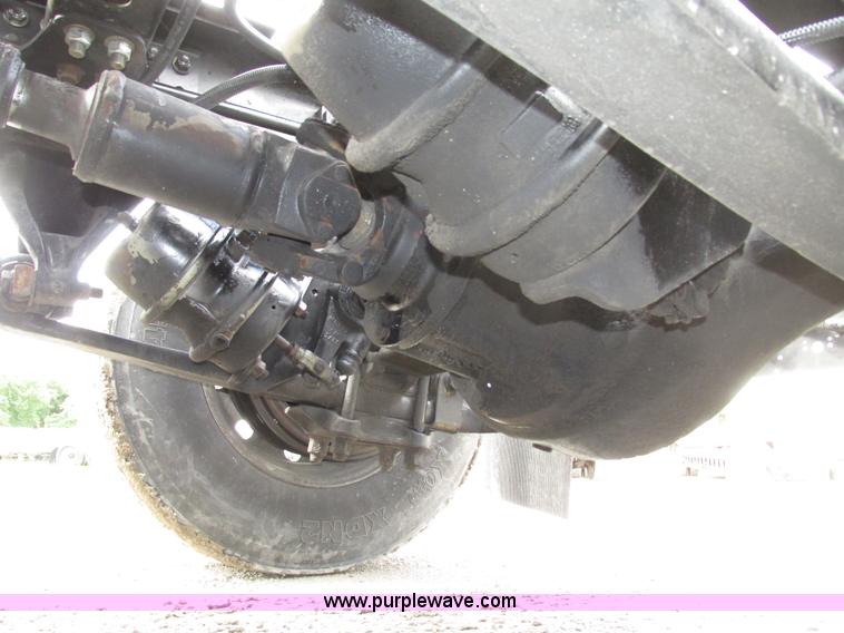 image for item G9986 2005 Freightliner Columbia Heritage edition semi truck