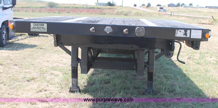 image for item H1749 2005 Aztec drop deck trailer