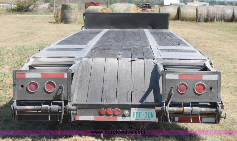 image for item H1749 2005 Aztec drop deck trailer