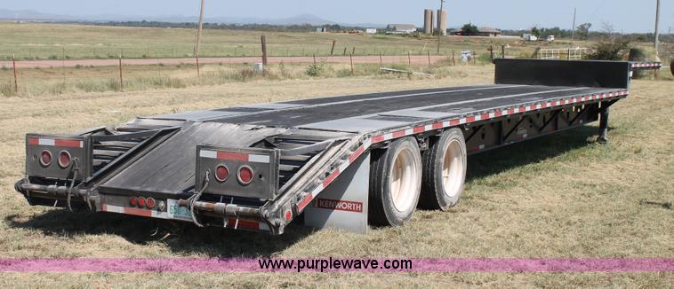 image for item H1749 2005 Aztec drop deck trailer