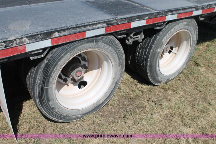 image for item H1749 2005 Aztec drop deck trailer