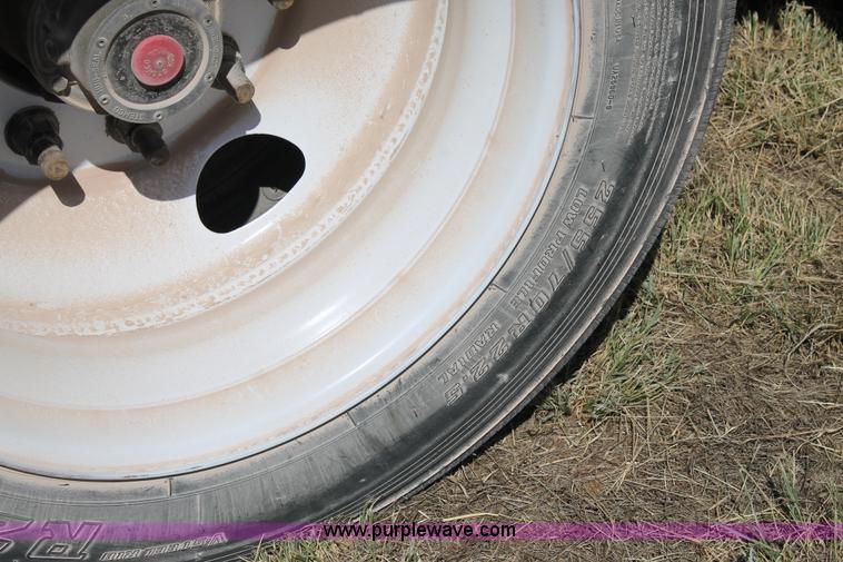 image for item H1749 2005 Aztec drop deck trailer